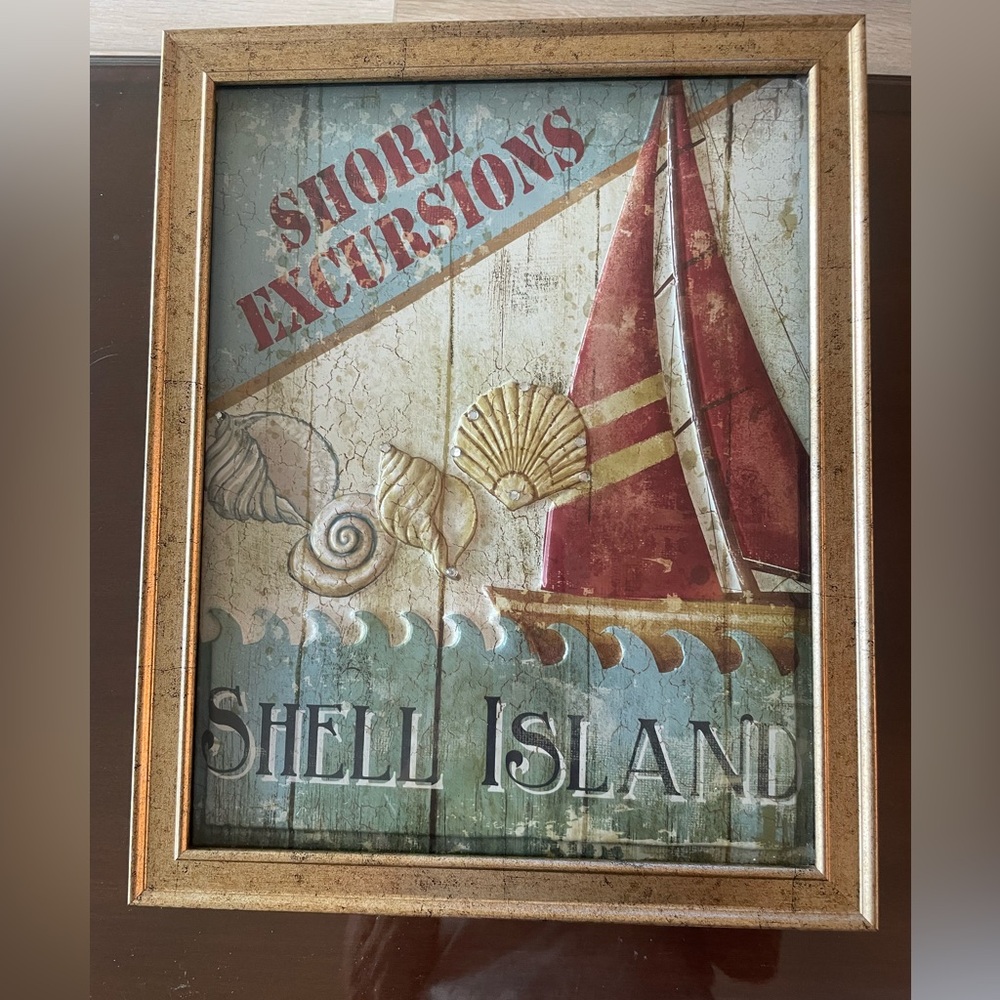 Shore excursions Shell island art work with gold frame